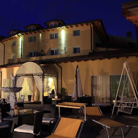 Borgo Dei Poeti Romantik Hotel Manerba del Garda Exterior foto