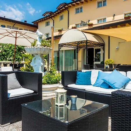 Borgo Dei Poeti Romantik Hotel Manerba del Garda Exterior foto