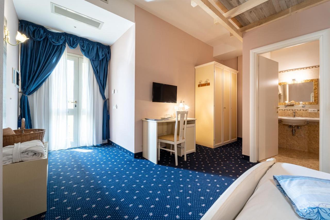 Borgo Dei Poeti Romantik Hotel Manerba del Garda Exterior foto