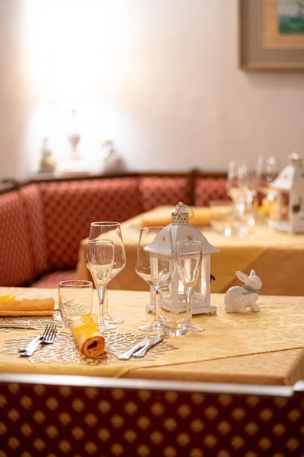 Borgo Dei Poeti Romantik Hotel Manerba del Garda Exterior foto