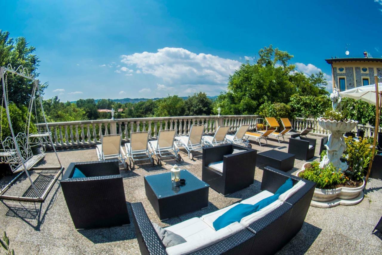Borgo Dei Poeti Romantik Hotel Manerba del Garda Exterior foto